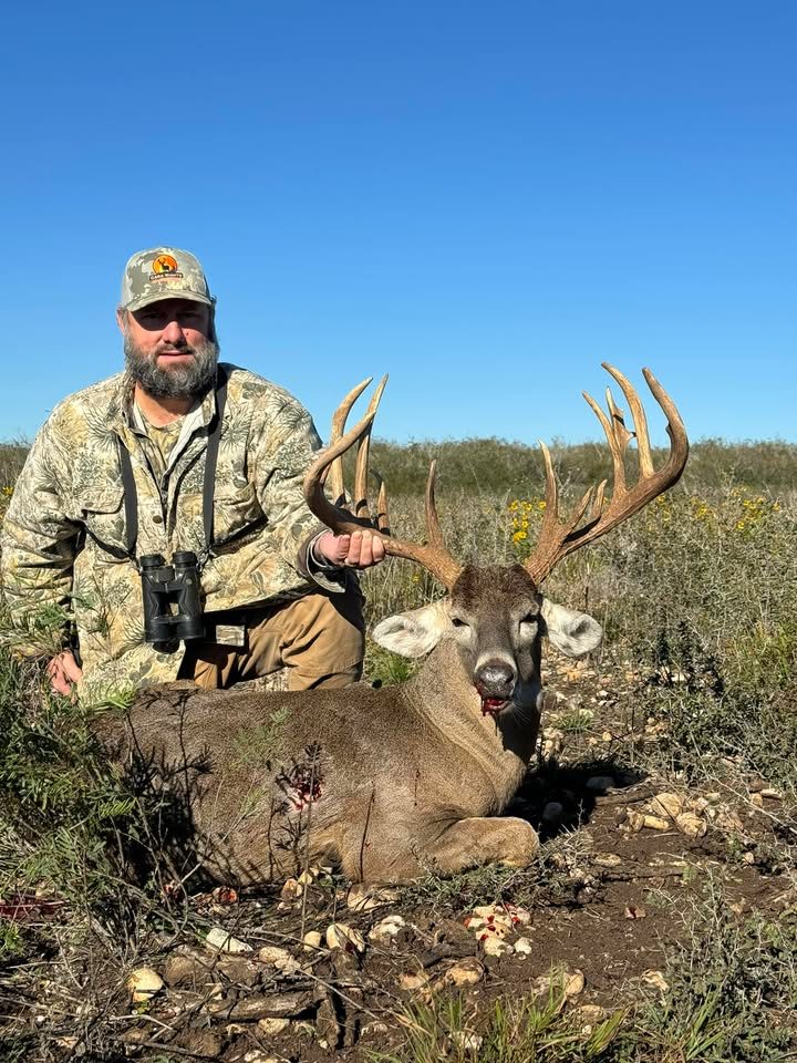 Had another great buck taken this weekend at the ranch. Congratulations to Chris Campbell from Casa Monte Lodge!!